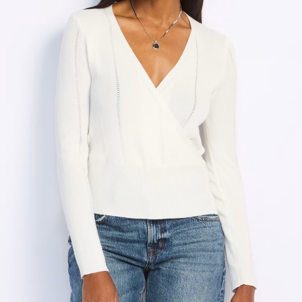 NWT White V-Neck Sweater by Pinque